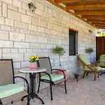 بيت للعطل Konstas Stone Island House In Meganisi