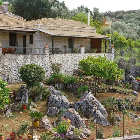 بيت للعطل Konstas Stone Island House In Meganisi *