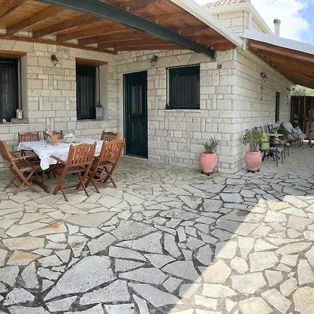 Konstas Stone Island House In Meganisi * Spartokhórion